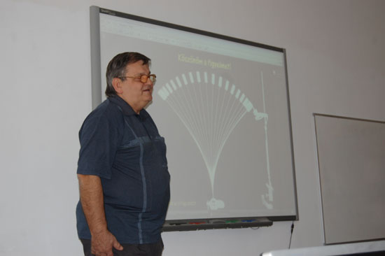 dr. Bartos-Elekes István -  Nukleáris sugárzások mérése Geiger-Müller csővel.
