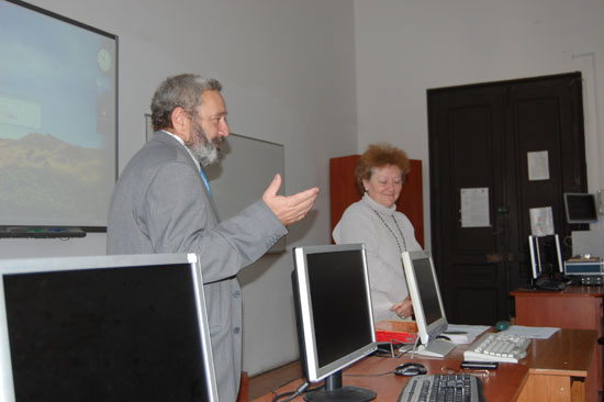 Ciubotariu Éva - (Kémia) Oktatási segédeszközök készítése a Révai Miklós Szakkollégiumban